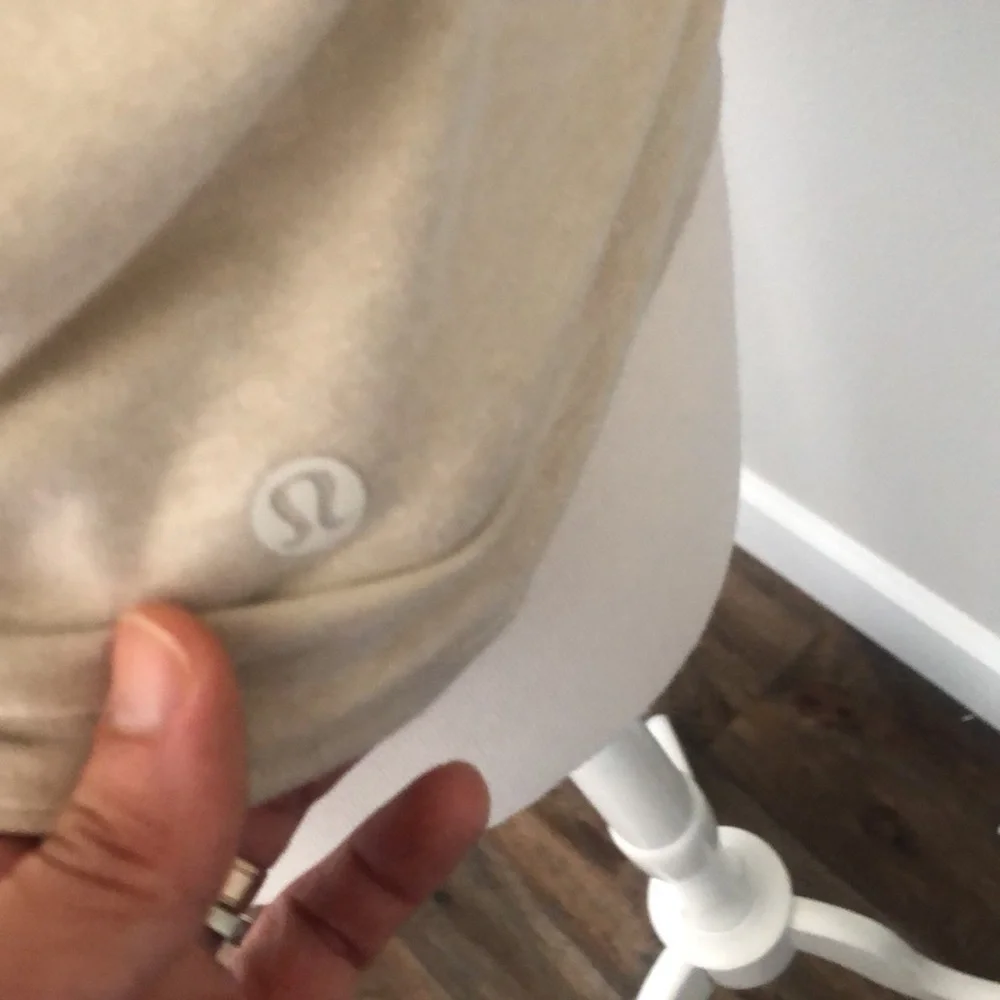 Lululemon shirt - Picture 2 of 8